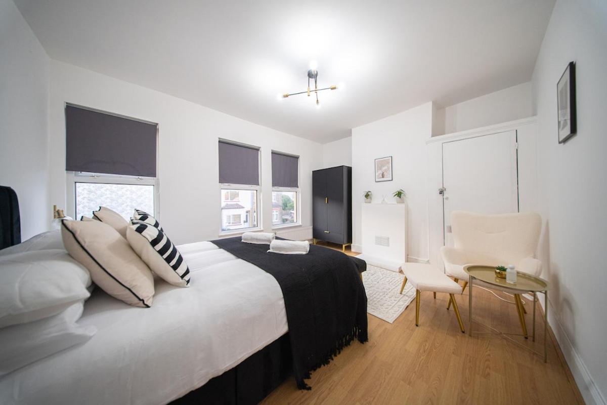 The Hampden House - Sleeps 7