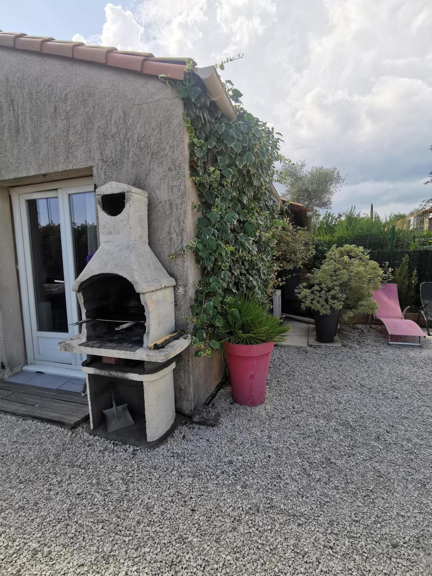 Petite maison à la campagne