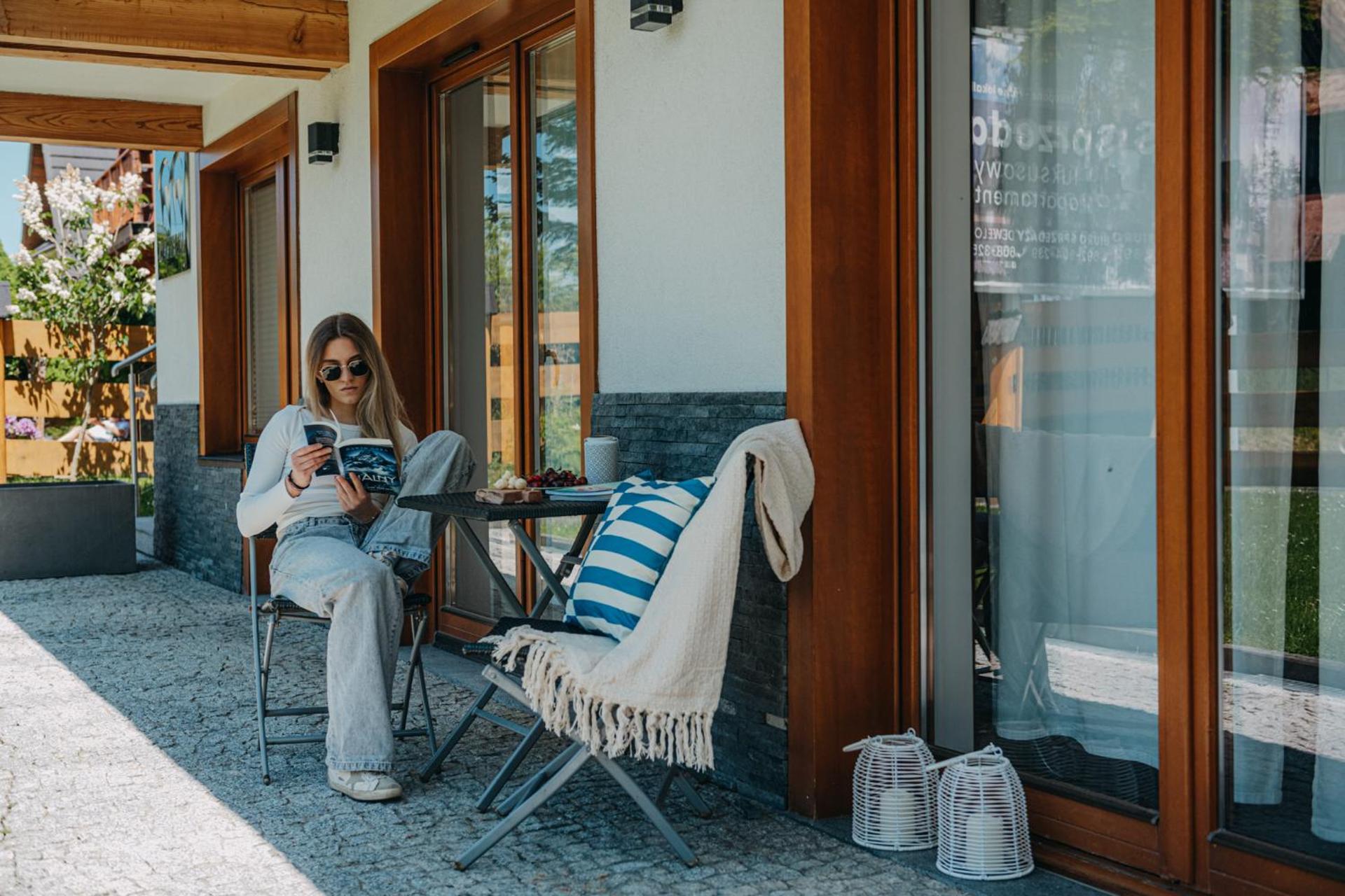 ZAKOZNAMI- Willa WYWCZAS