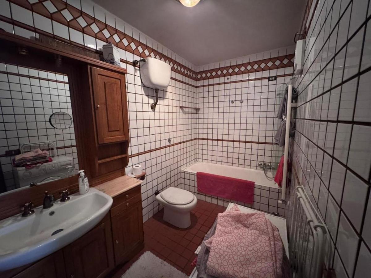 Casetta con camino in centro