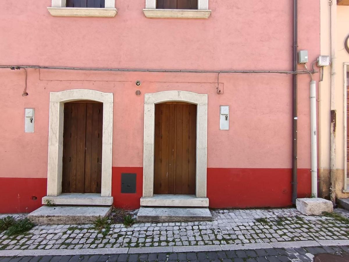 Casetta con camino in centro