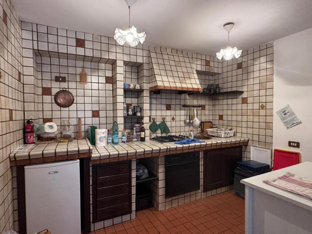 Casetta con camino in centro