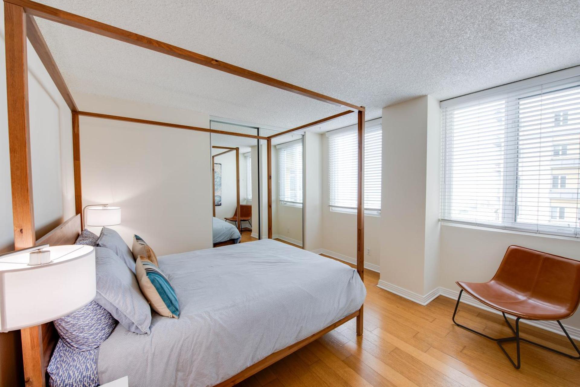 Nautical 2 Bedroom with Beautiful Ocean Views