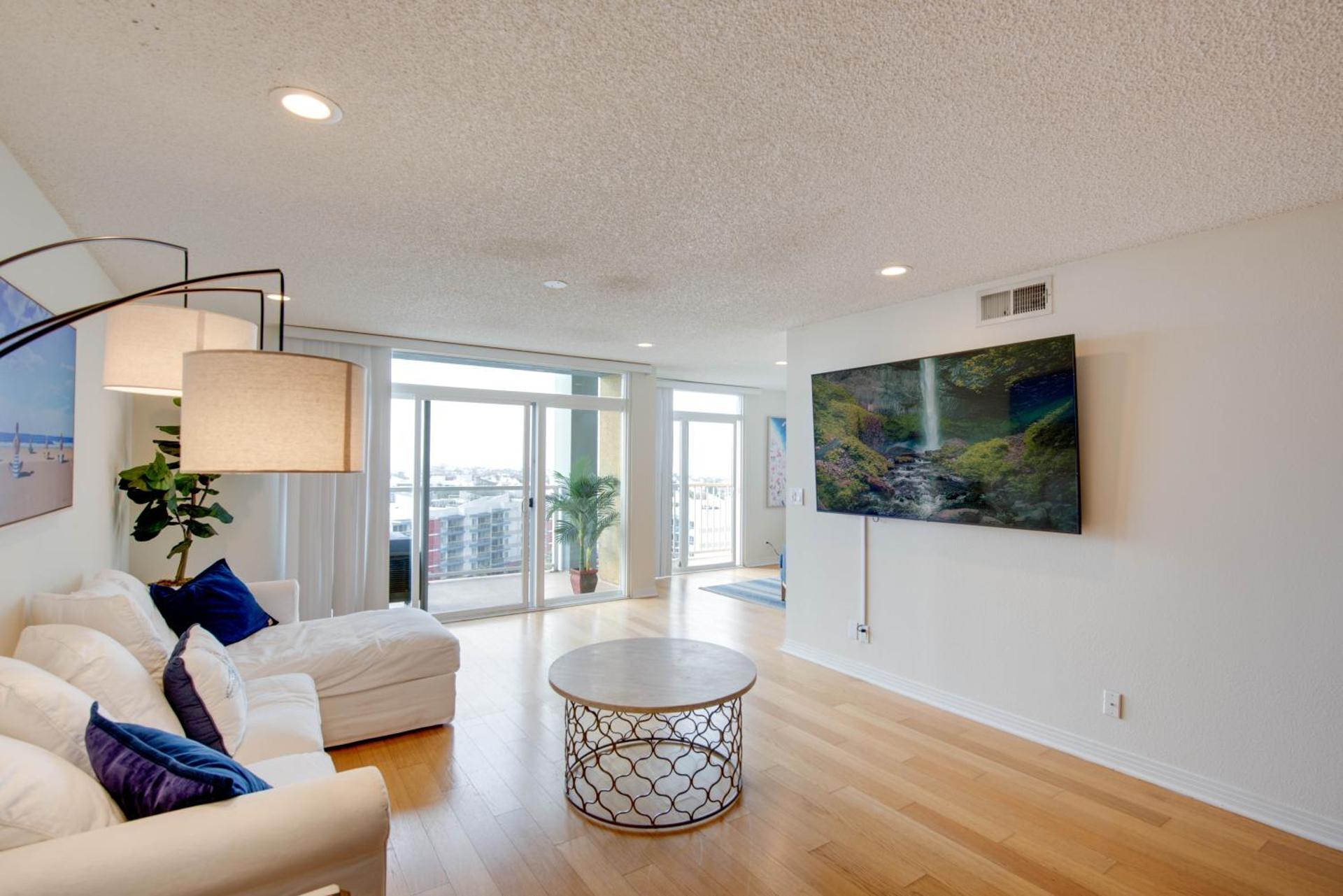 Nautical 2 Bedroom with Beautiful Ocean Views