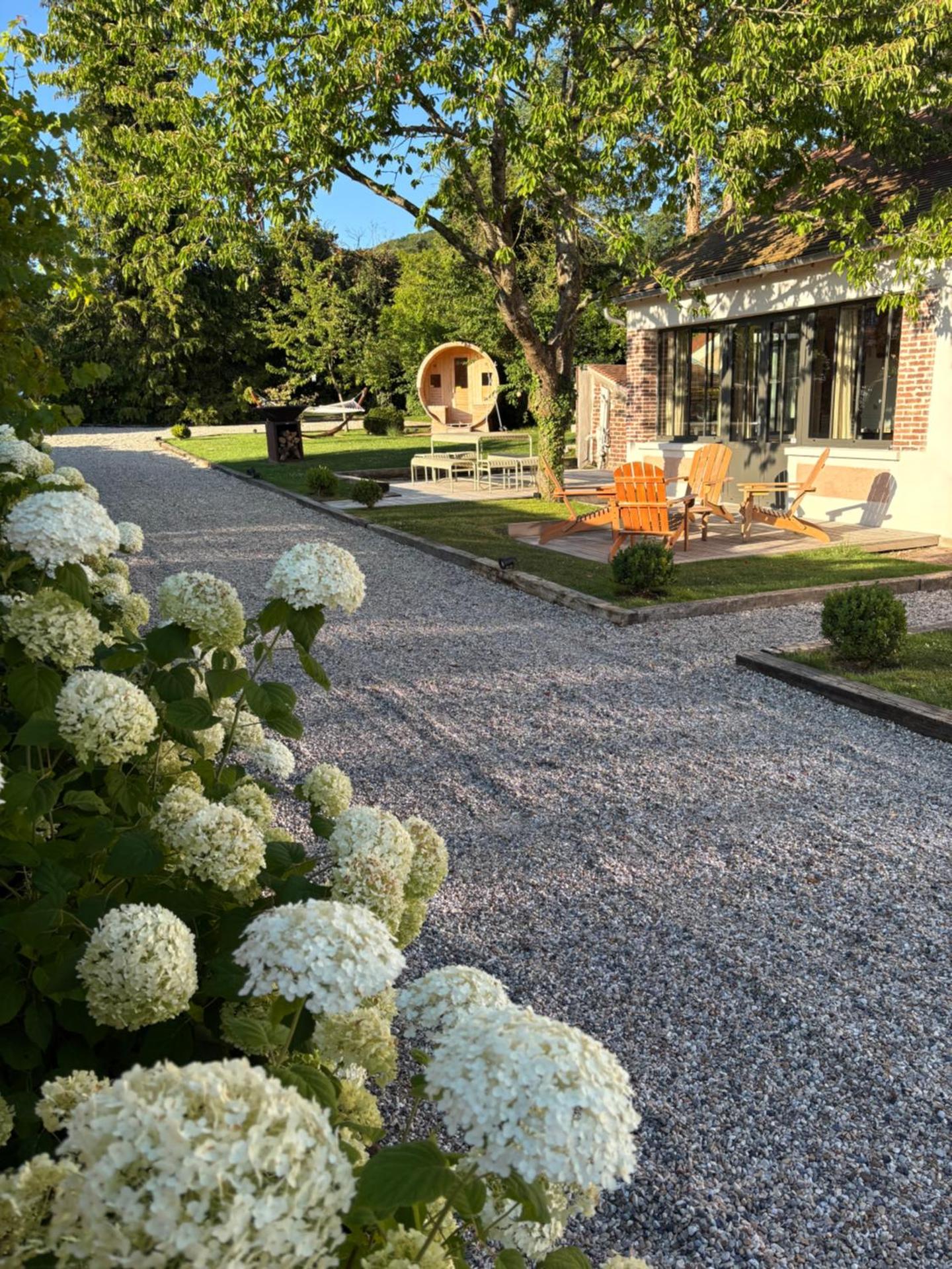 La Petite Maison de Giverny - Gîte de charme 5 étoiles au cœur du village - Maison 3 Chambres 3 Salles de Bain - Jardin - Privatisation