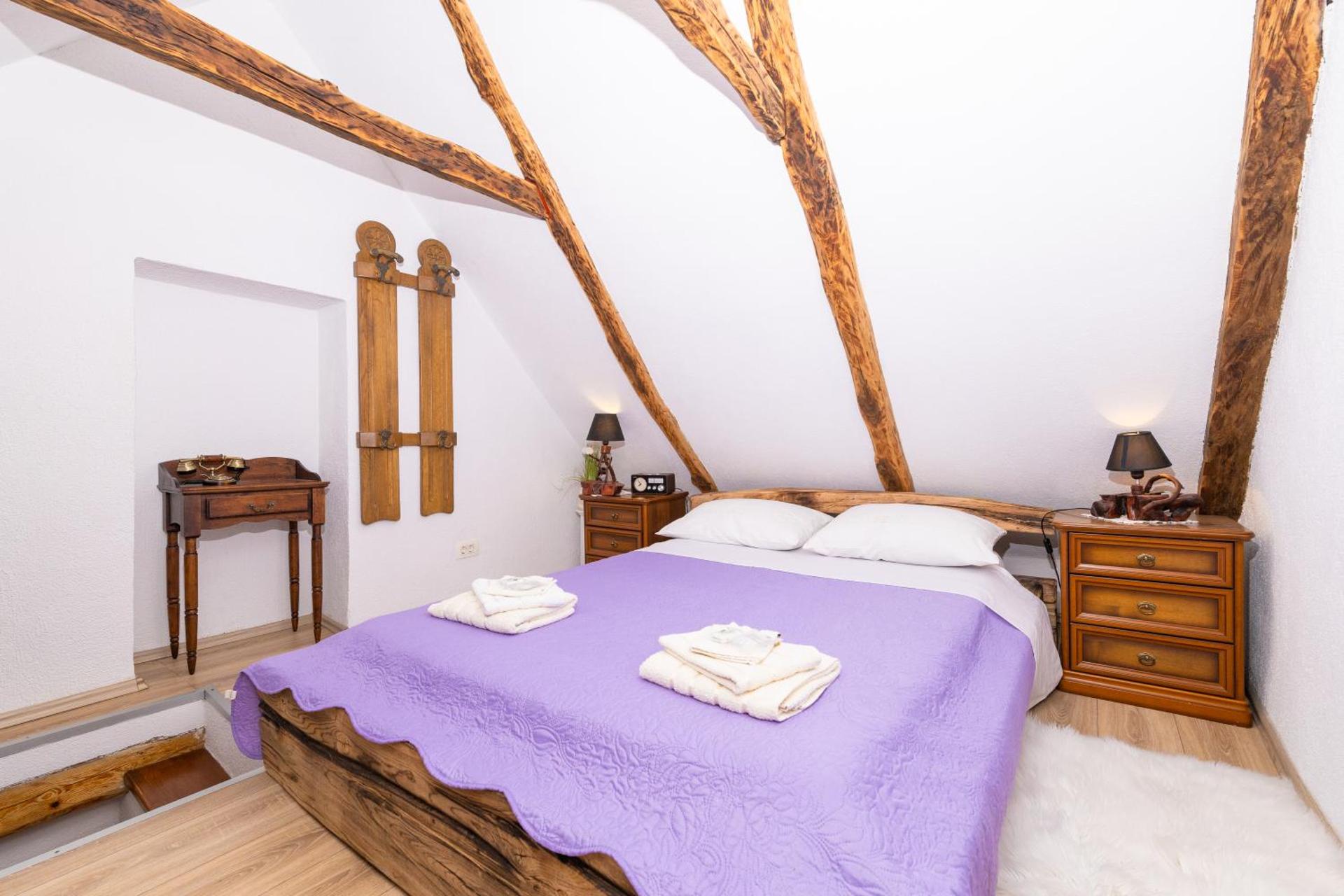 Old house Rustica with pool, jacuzzi and tavern - Valincic