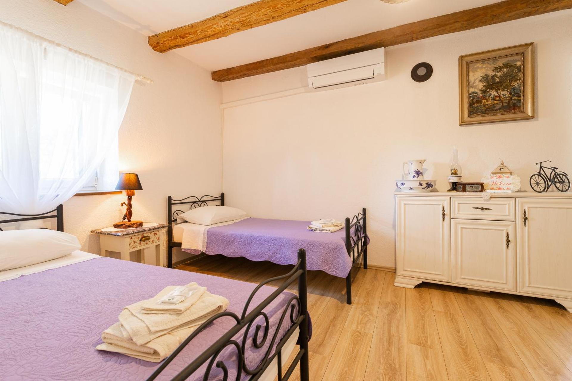 Old house Rustica with pool, jacuzzi and tavern - Valincic