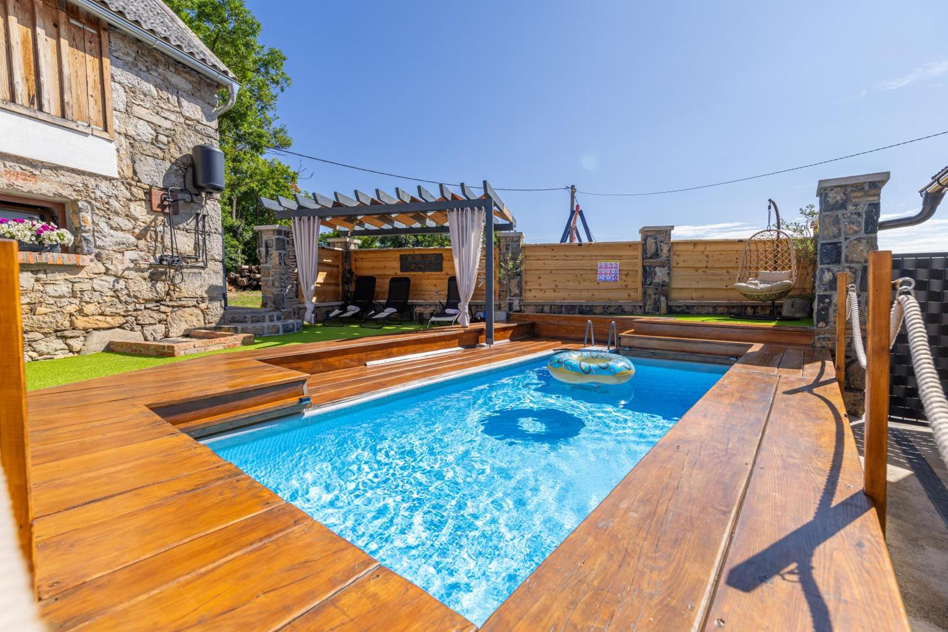 Old house Rustica with pool, jacuzzi and tavern - Valincic