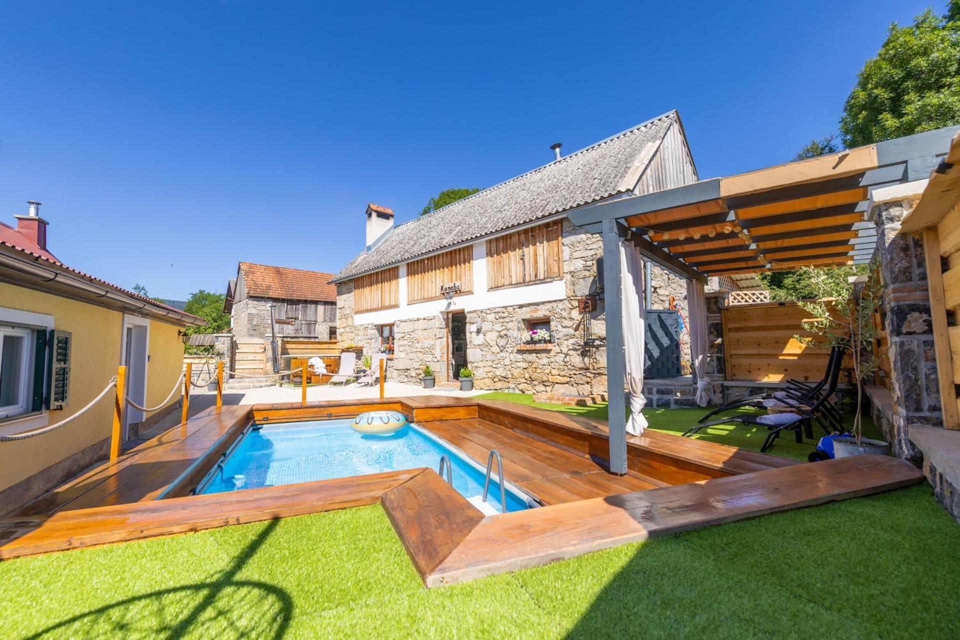 Old house Rustica with pool, jacuzzi and tavern - Valincic