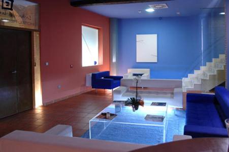 Communal lounge/ TV room