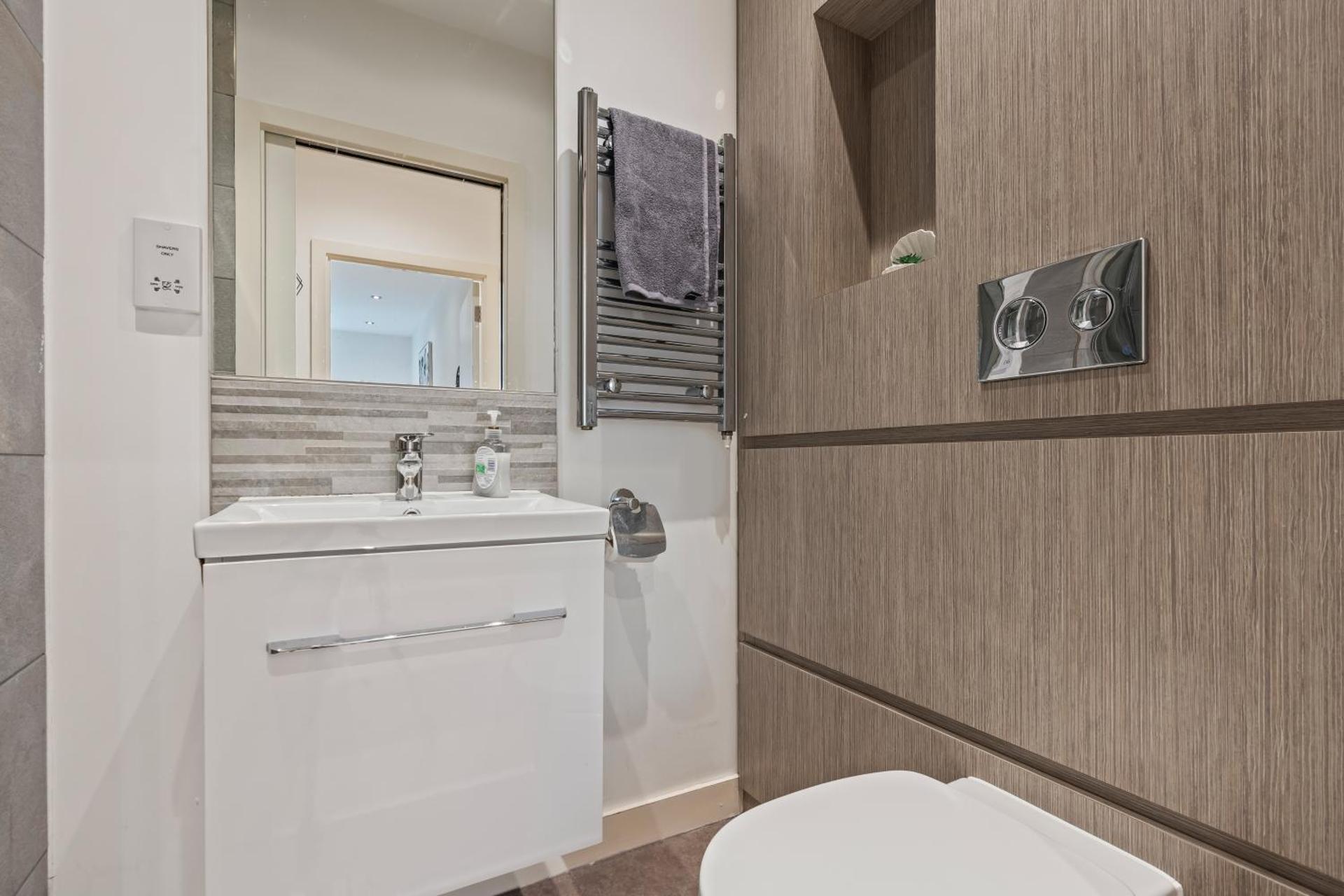 Modern Leeds city centre 2BR Apt - Sleep 8