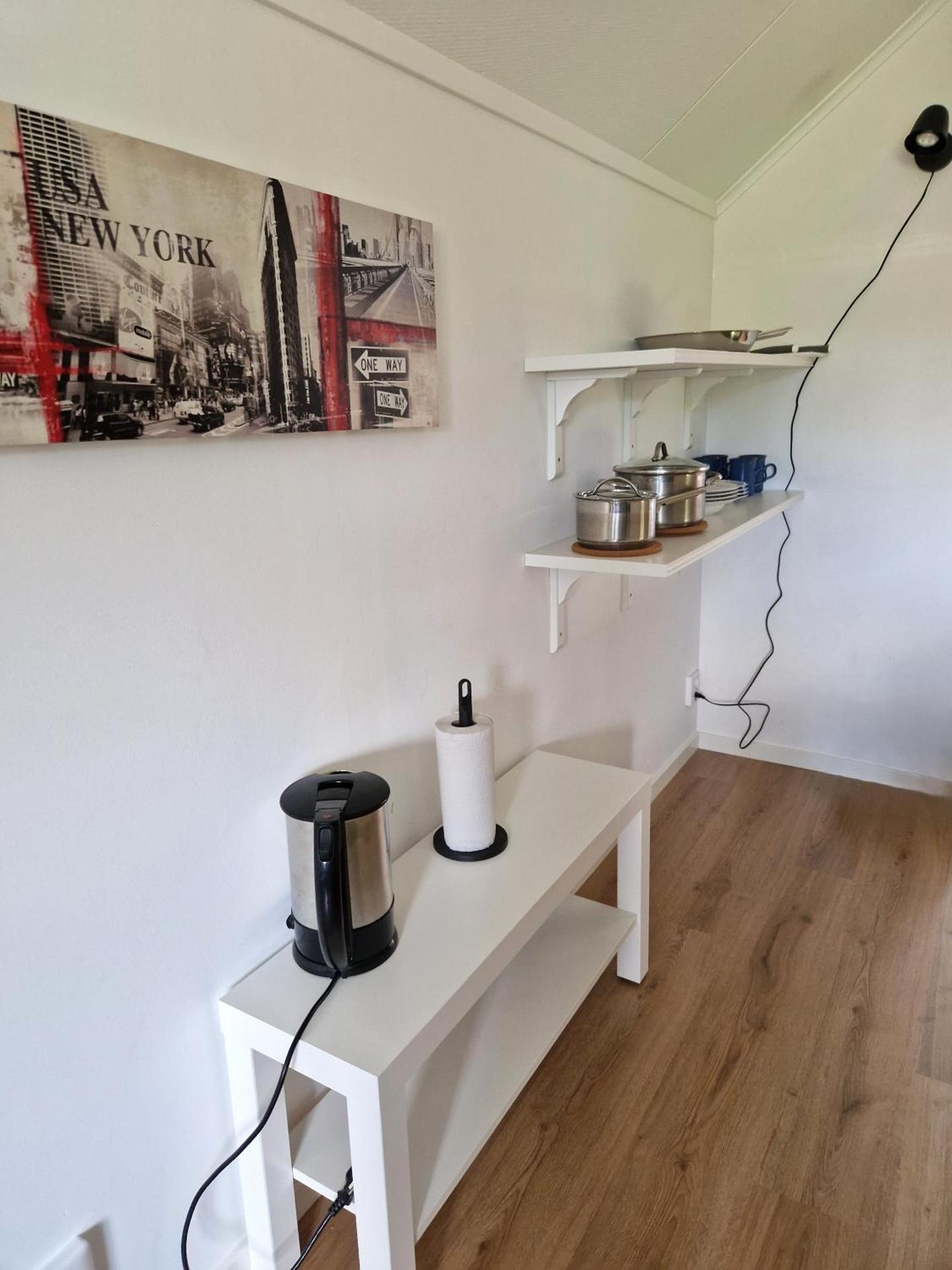 Nyrenoverad lägenhet centralt, nära till kust och natur