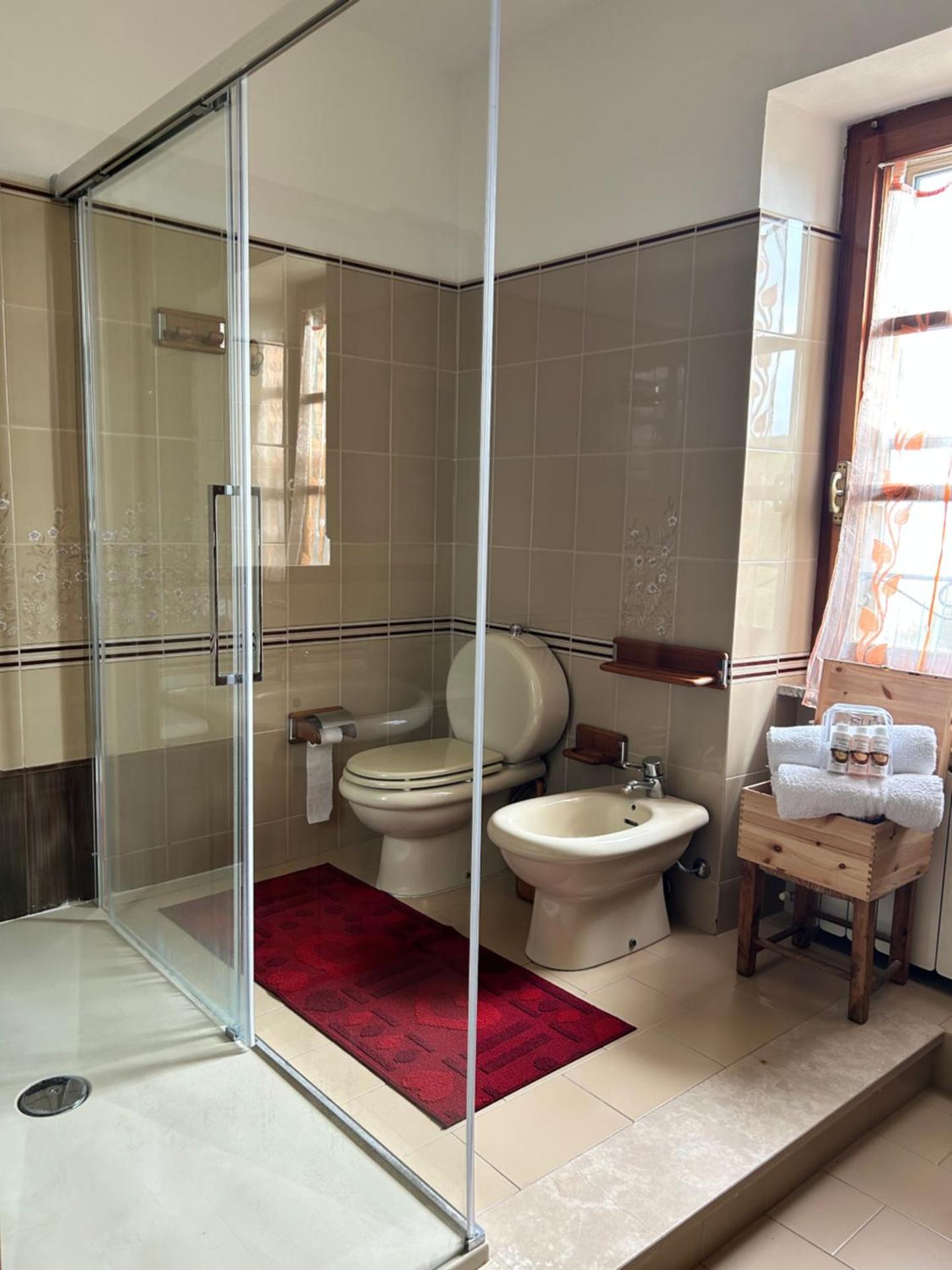 Twin Room with Shared Bathroom