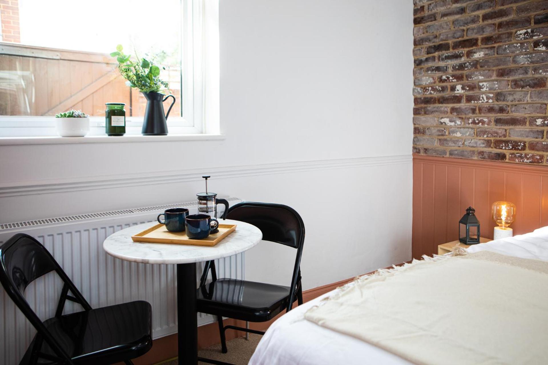 Settle Southampton - Stylish Self Check-In Rooms & Self Catering Suites