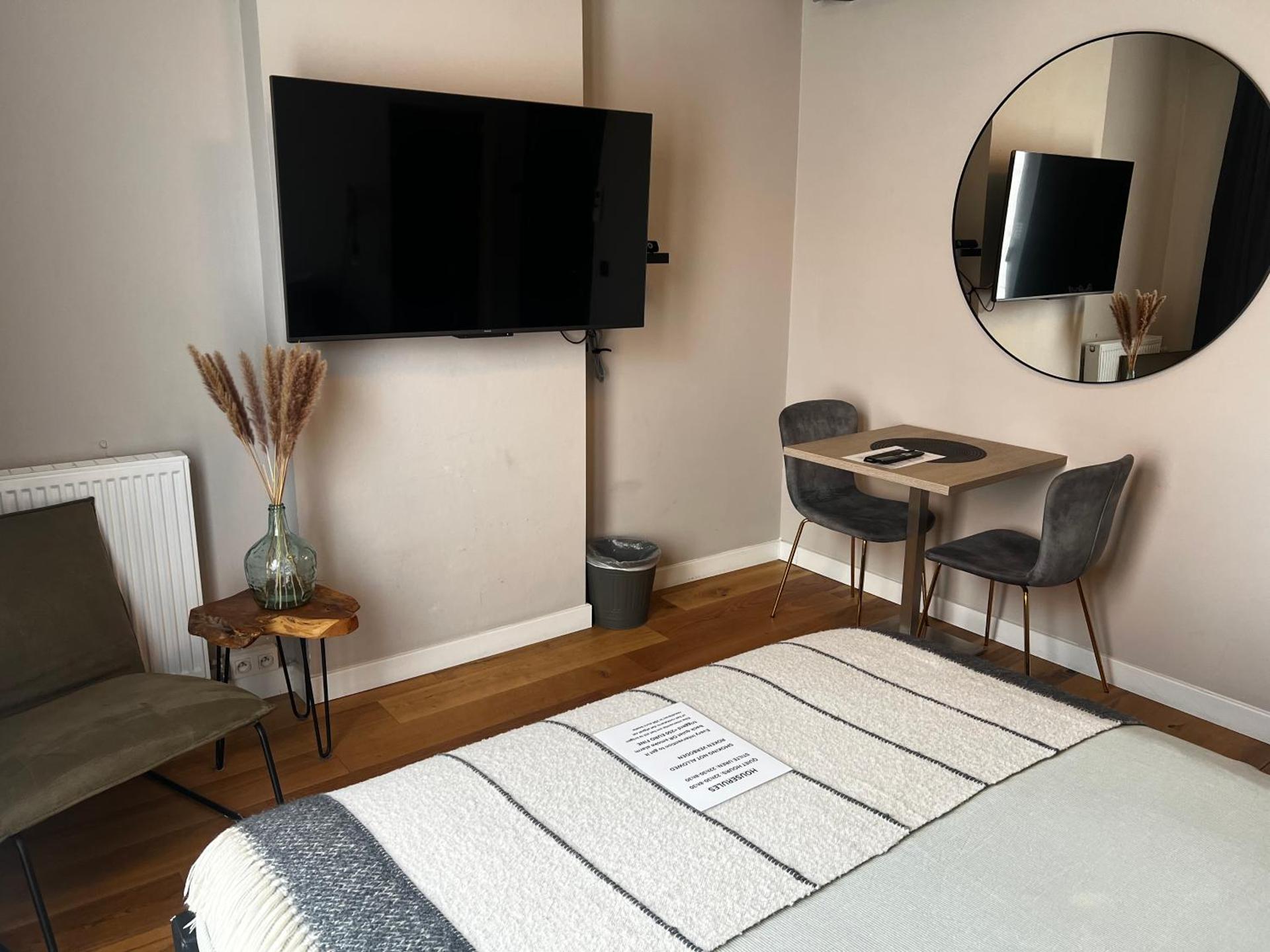 Boutique Leuven - self check in with CHEAPEST PARKING