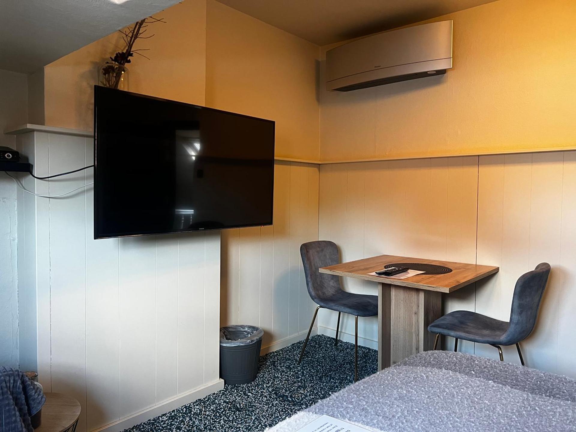 Boutique Leuven - self check in with CHEAPEST PARKING