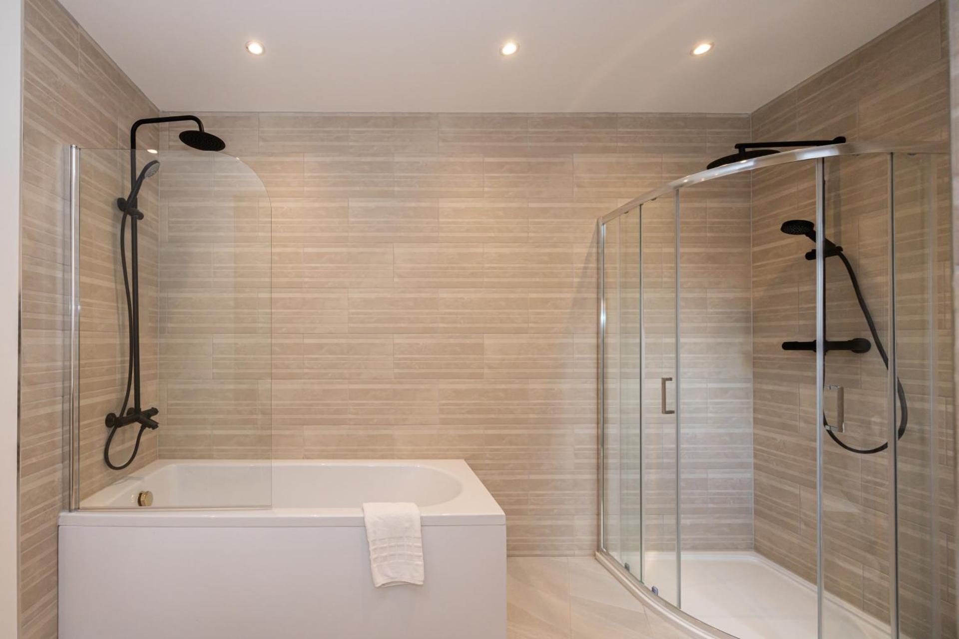 Stanway Apartments- Free Parking