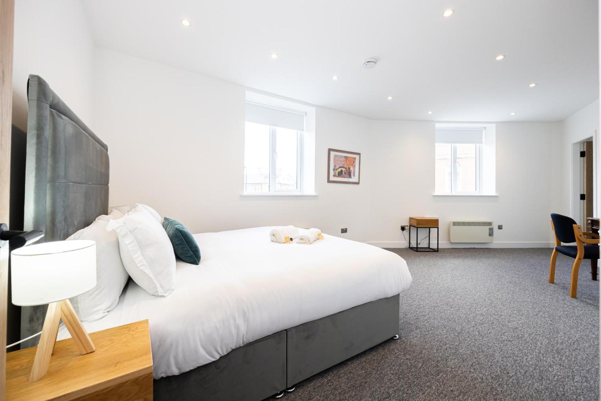 Stanway Apartments- Free Parking