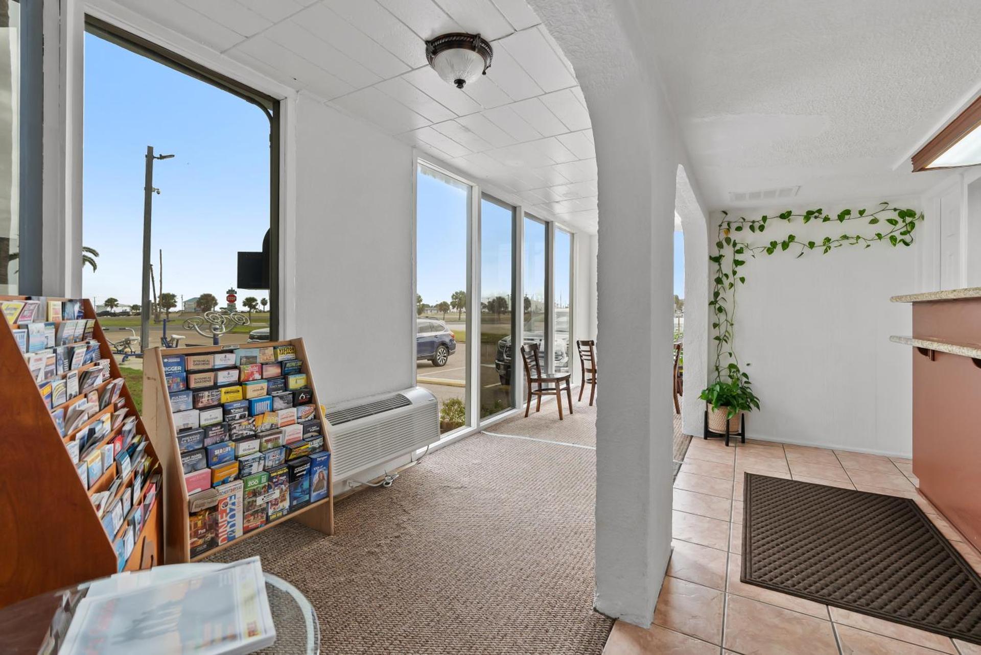 Communal lounge/ TV room