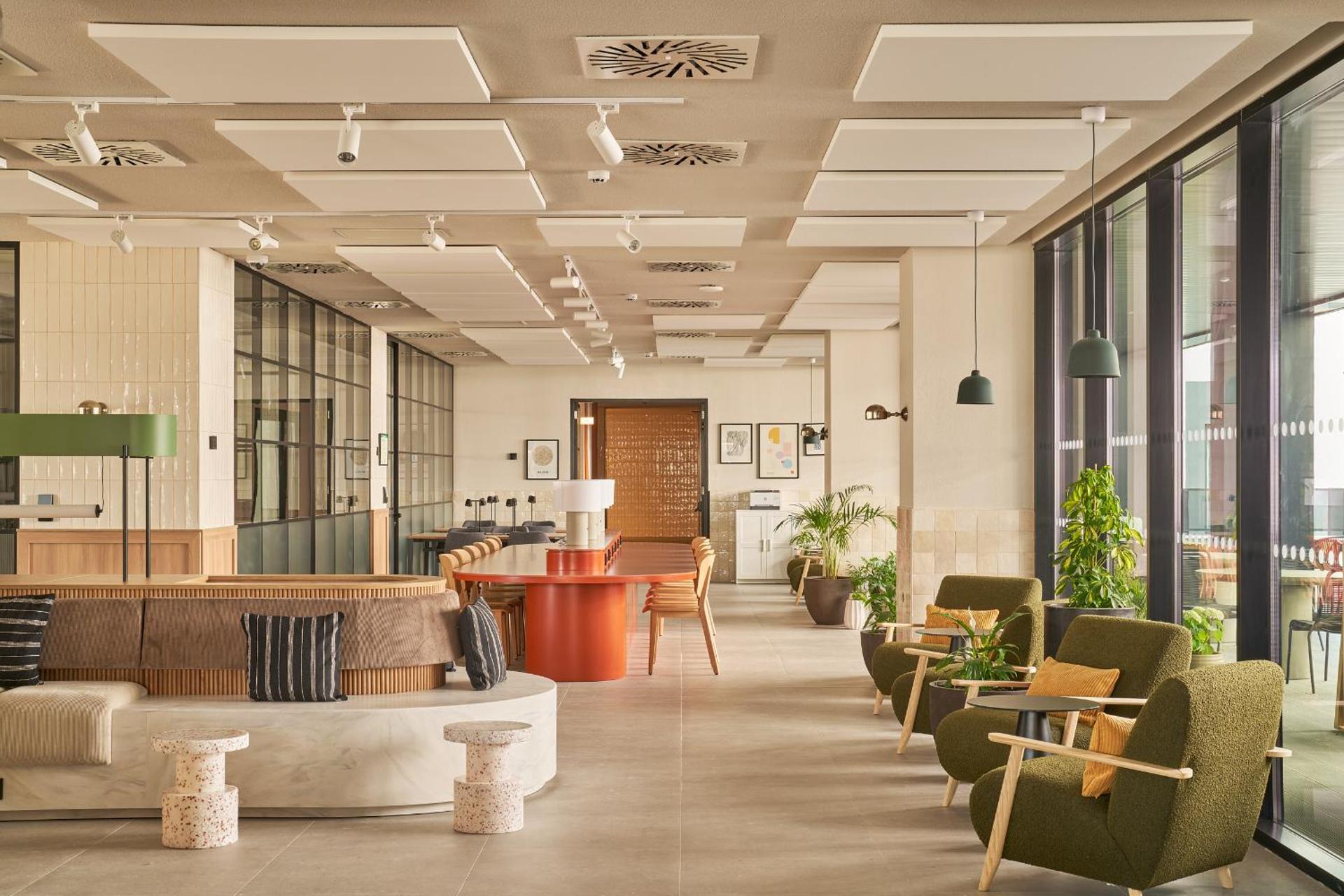 Communal lounge/ TV room