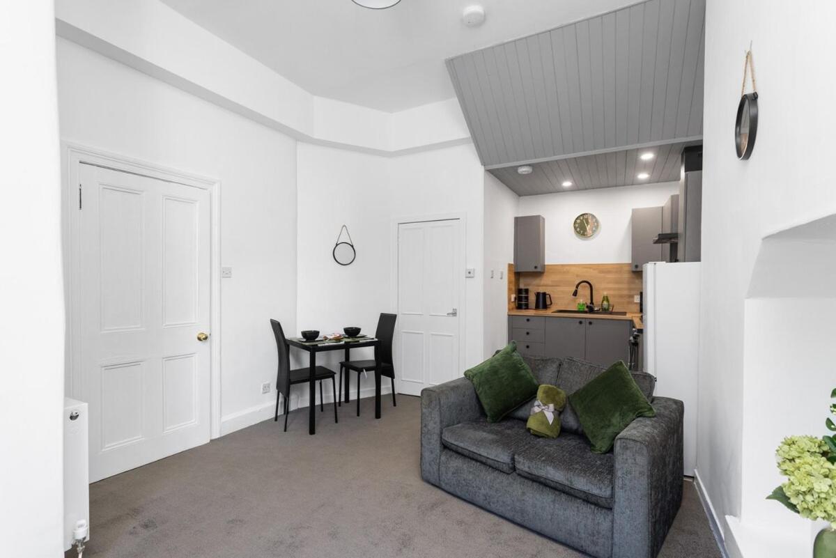 Sleek Canalside Stay in Edinburgh