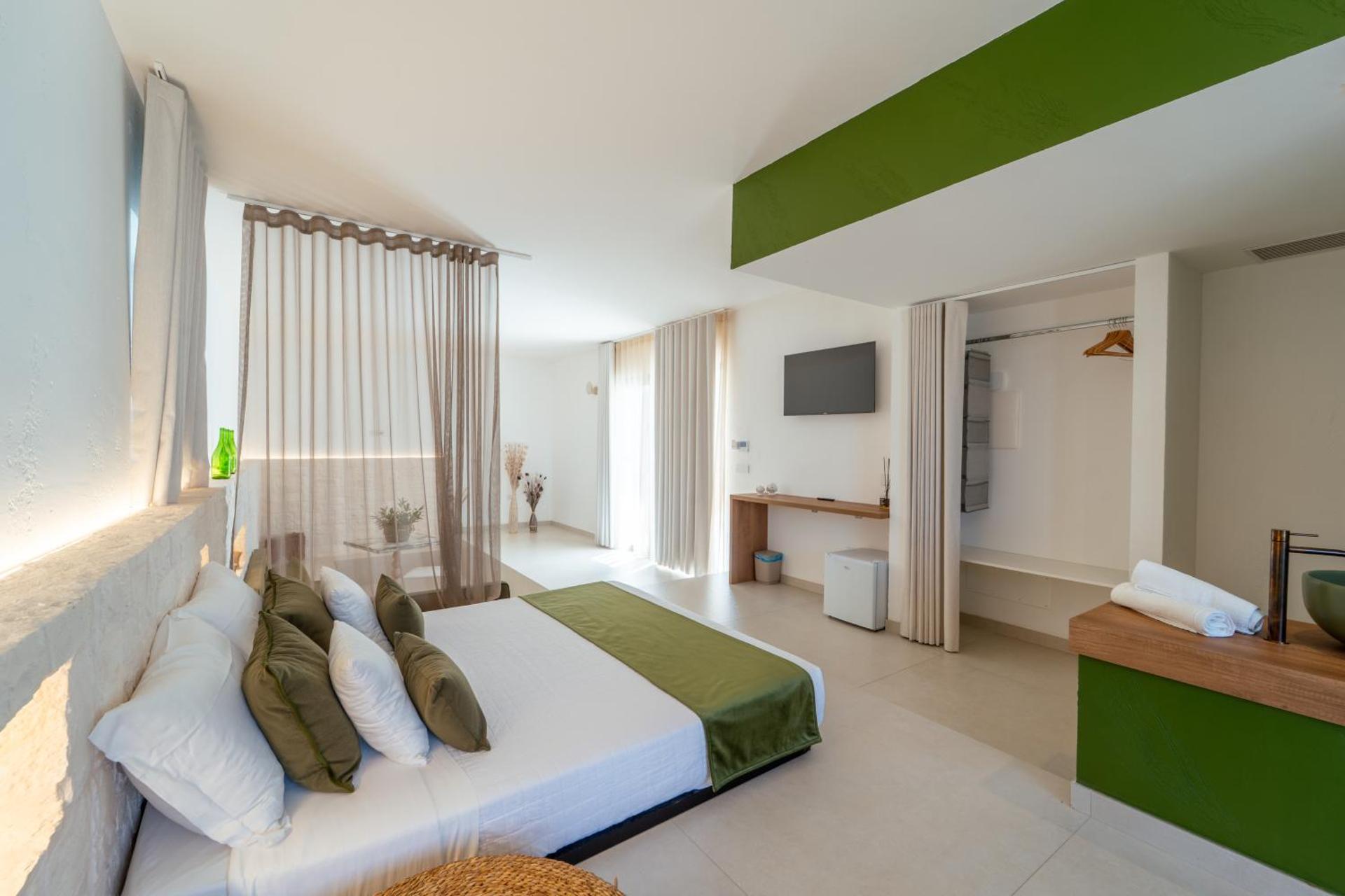 Agriturismo Ciriè - 6 Camere, Piscina & Colazione