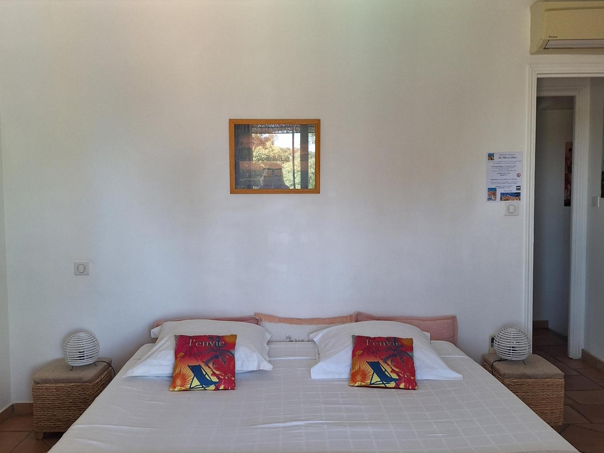  Family Room with Pool View