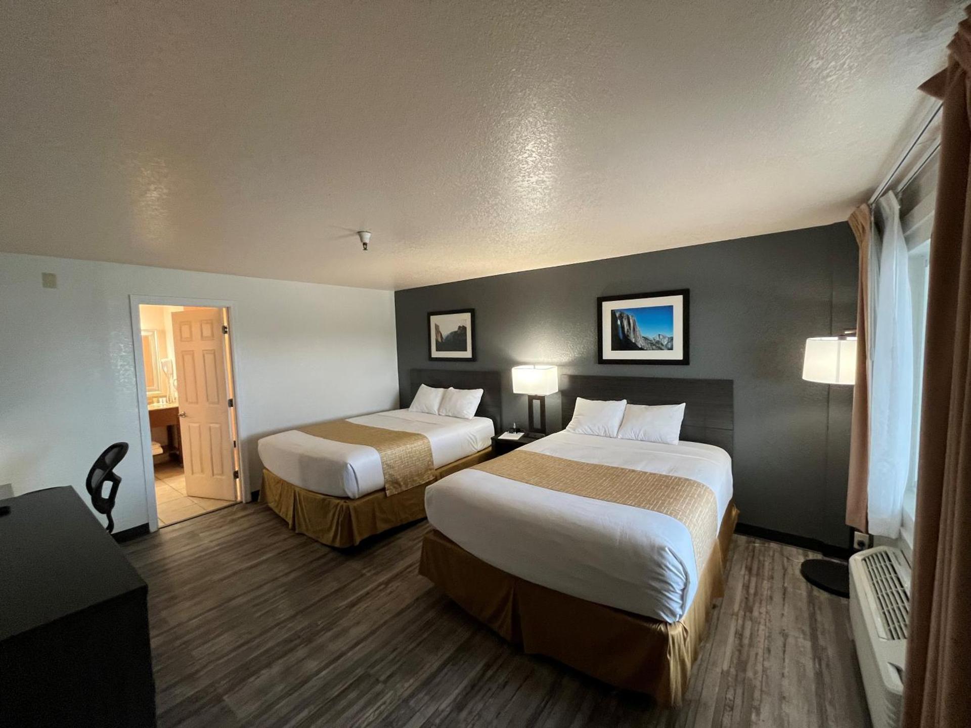 Travelodge by Wyndham Hawthorne