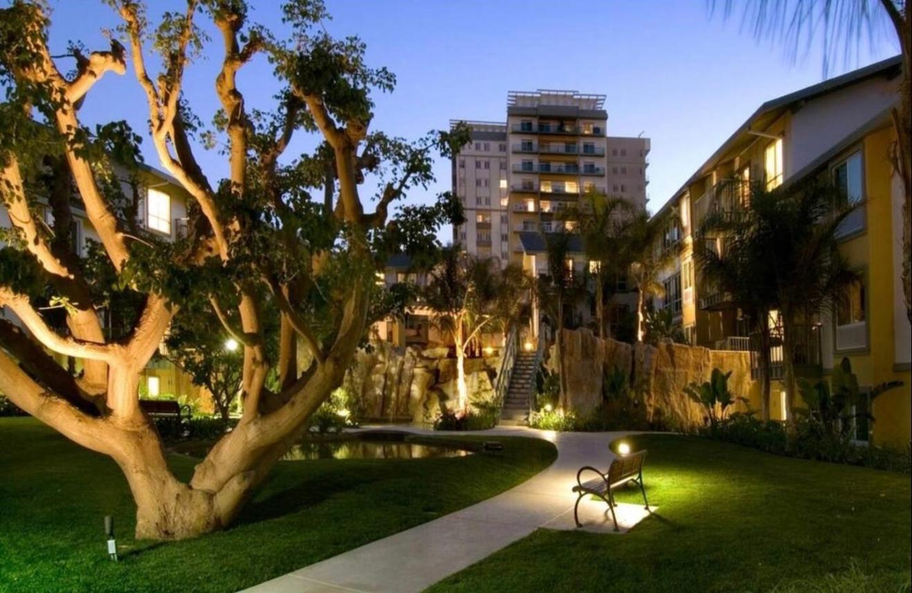 Nautical 2 Bedroom with Beautiful Ocean Views