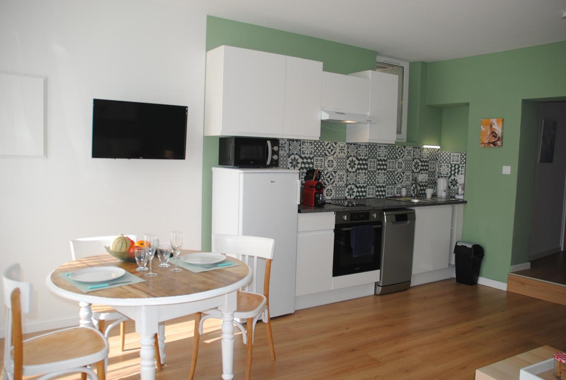 Kitchen or kitchenette