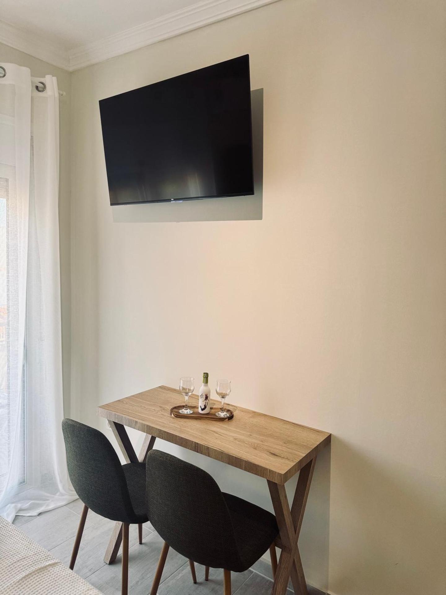 All Season - Spring Room