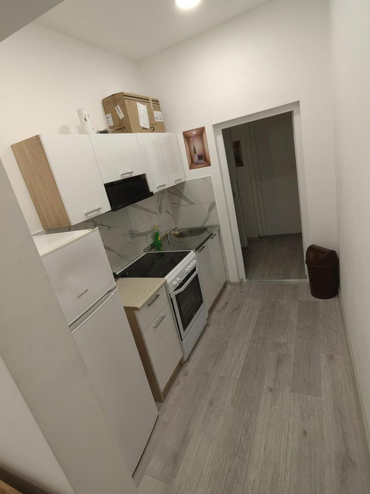 Studio apartment Klarić