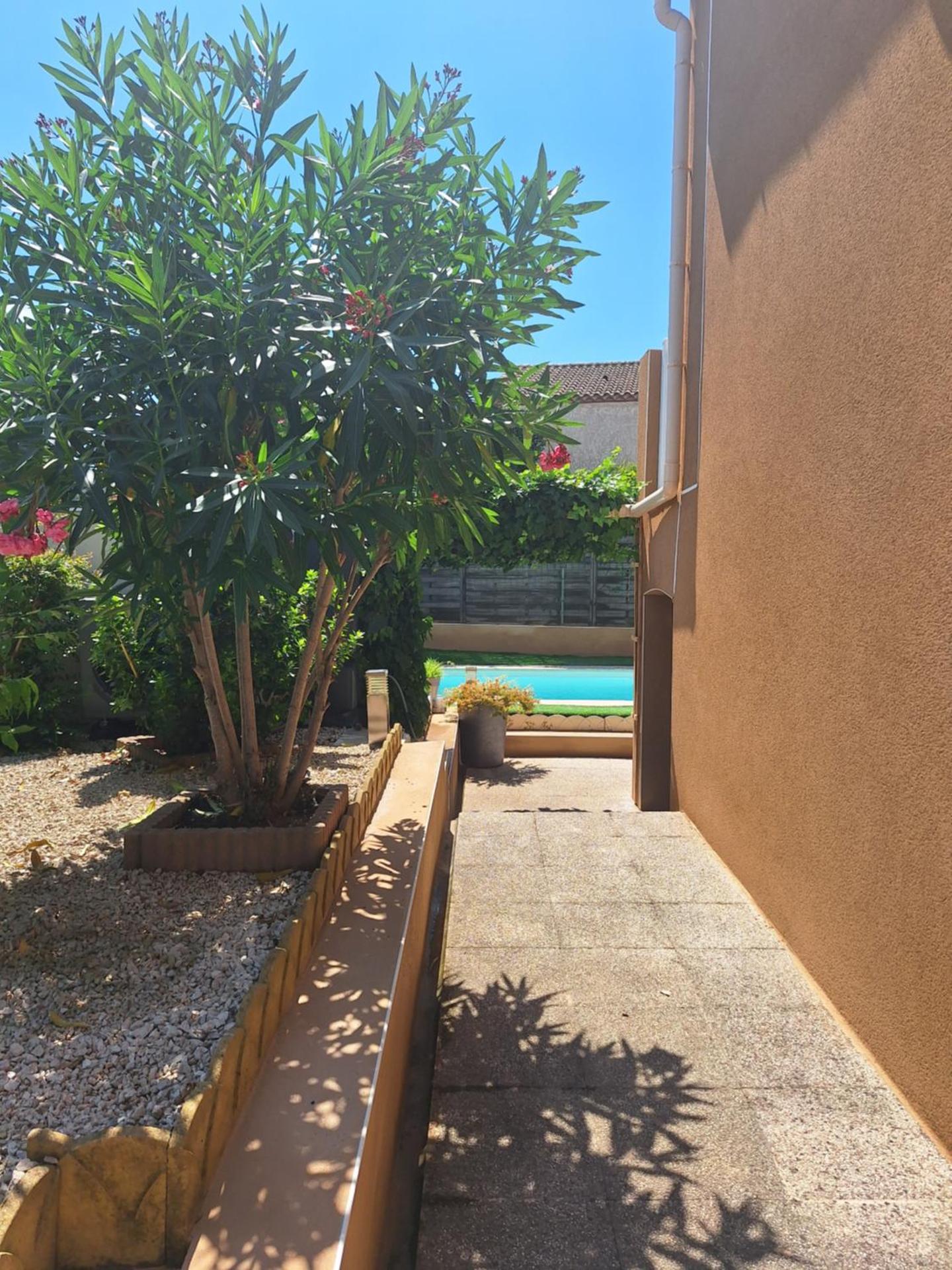 Mimilou Mont St Loup piscine privée