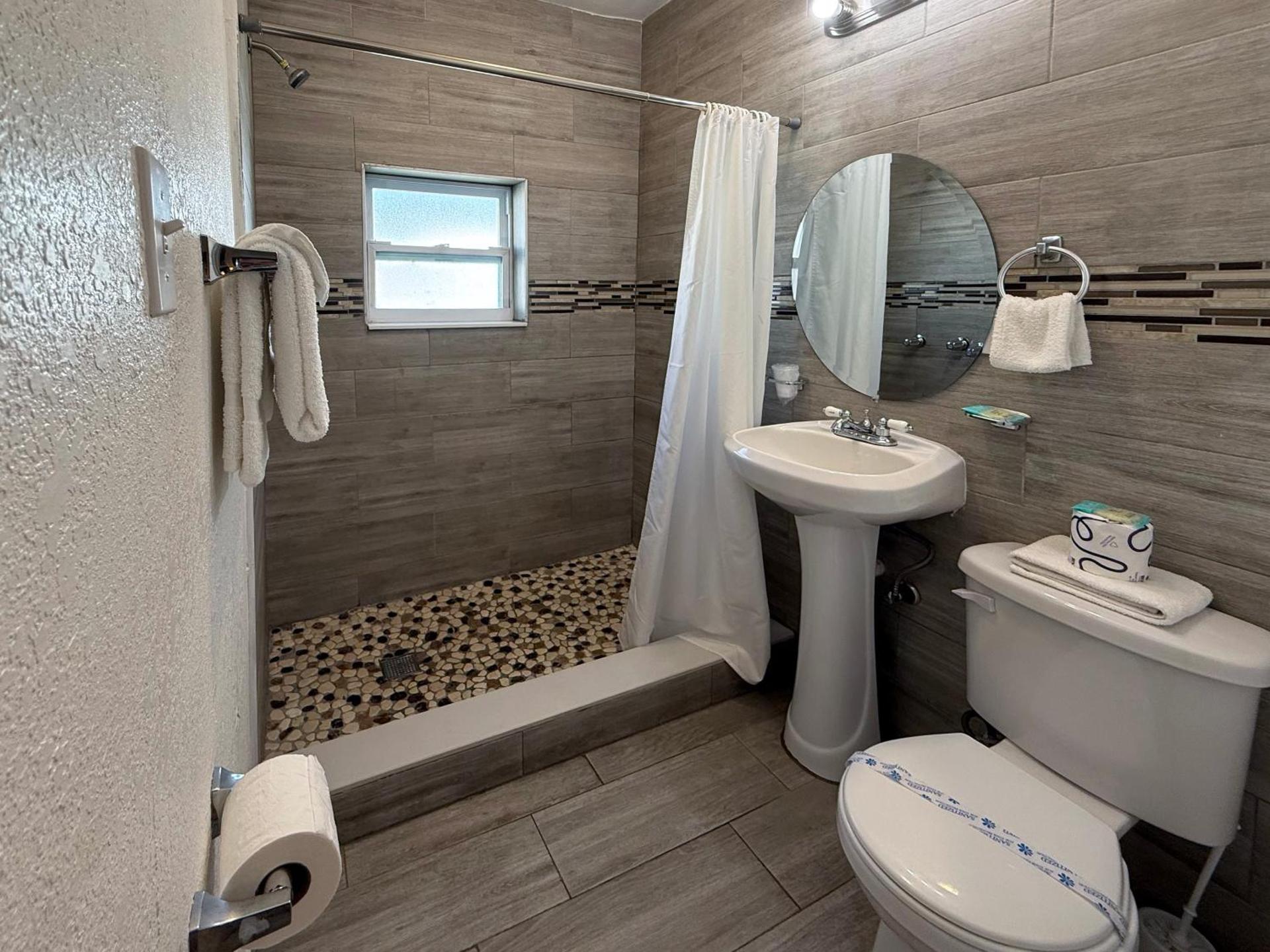 Richard's Motel Extended Stay