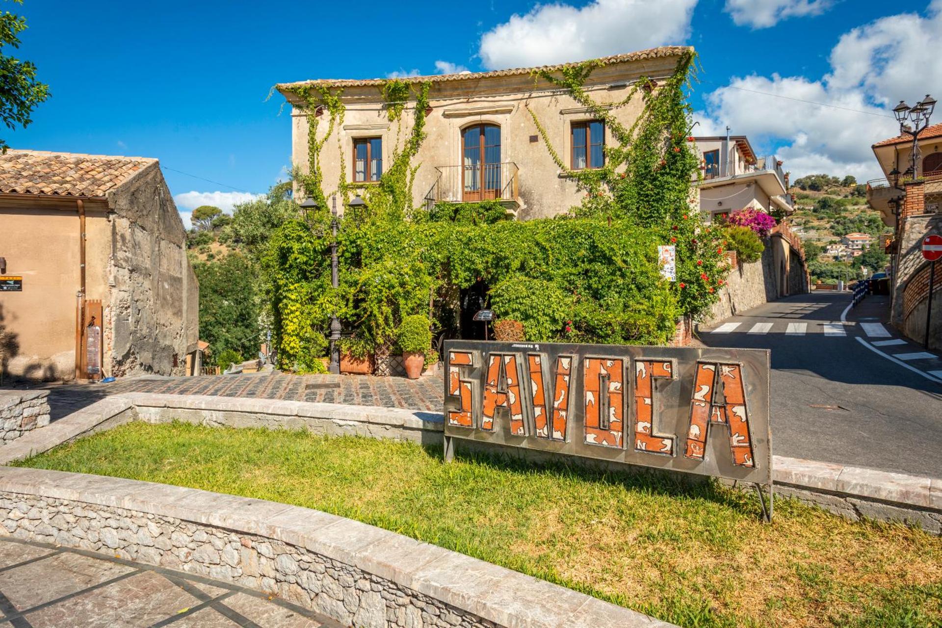 Pentefur Suite Savoca