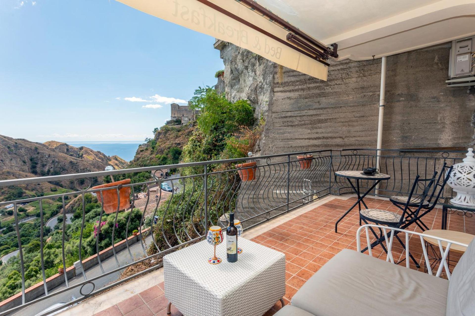 Pentefur Suite Savoca