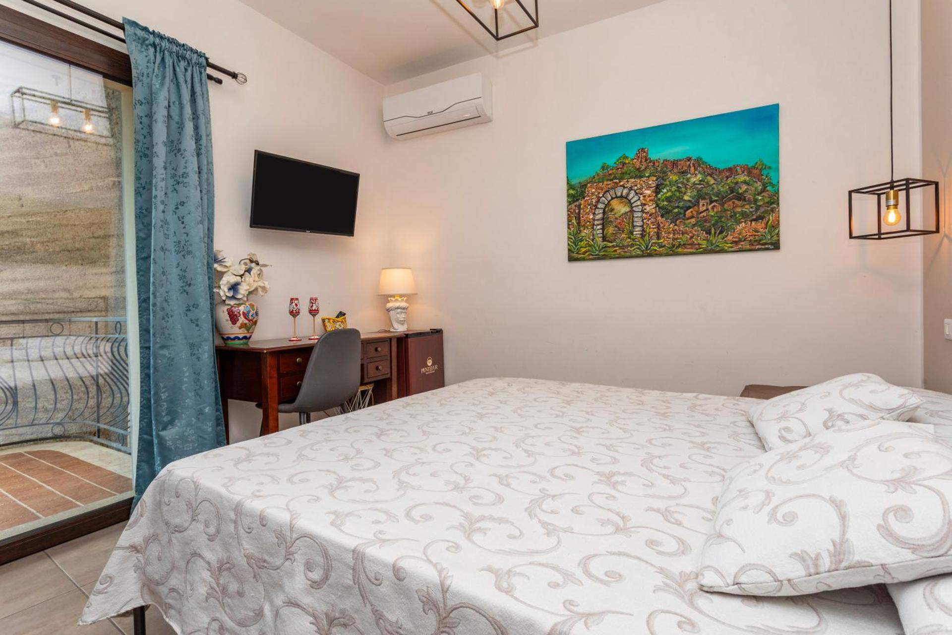 Pentefur Suite Savoca