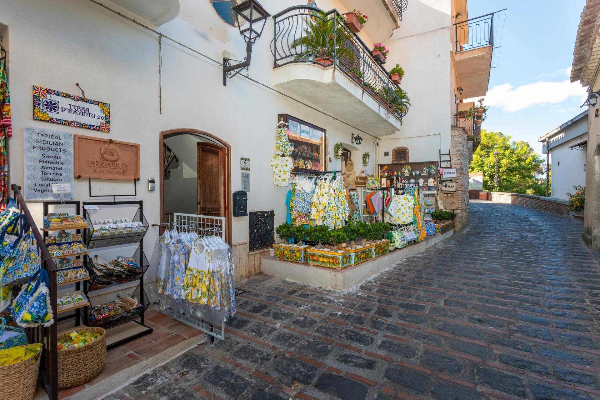 Pentefur Suite Savoca