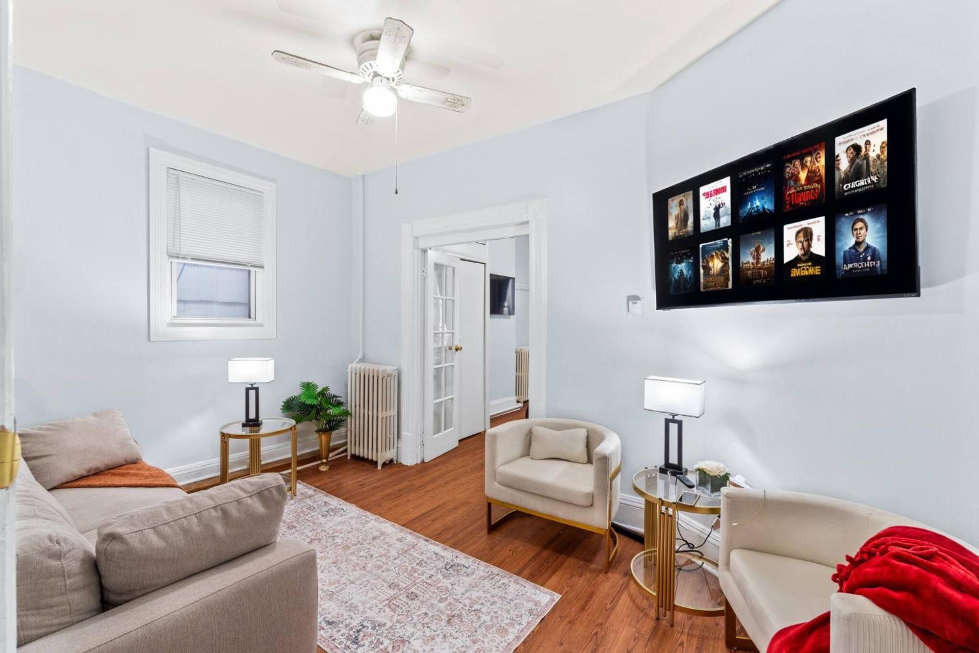 Communal lounge/ TV room