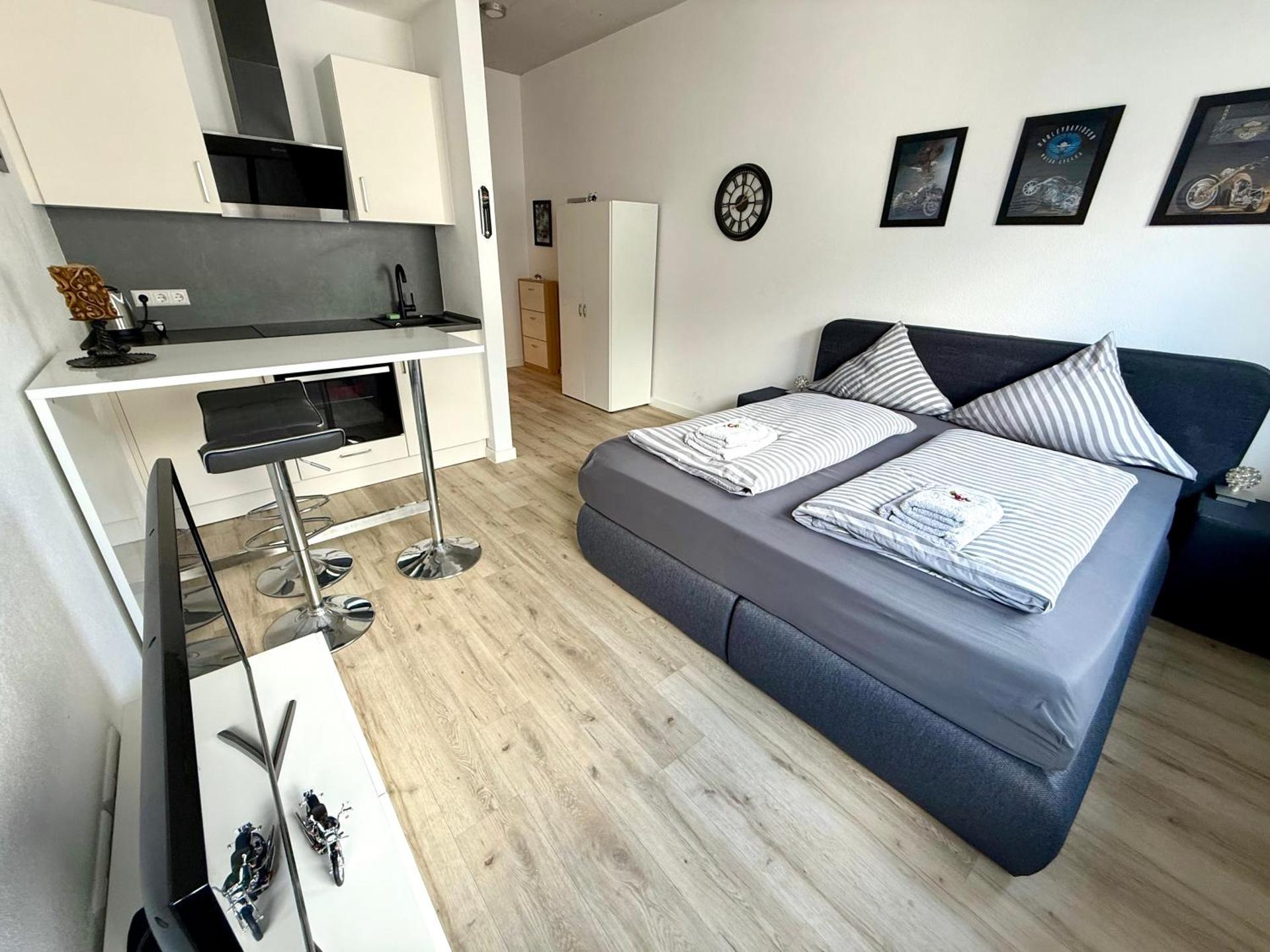 Goldstadt Moto Loft - Urban Studio am Schlössle