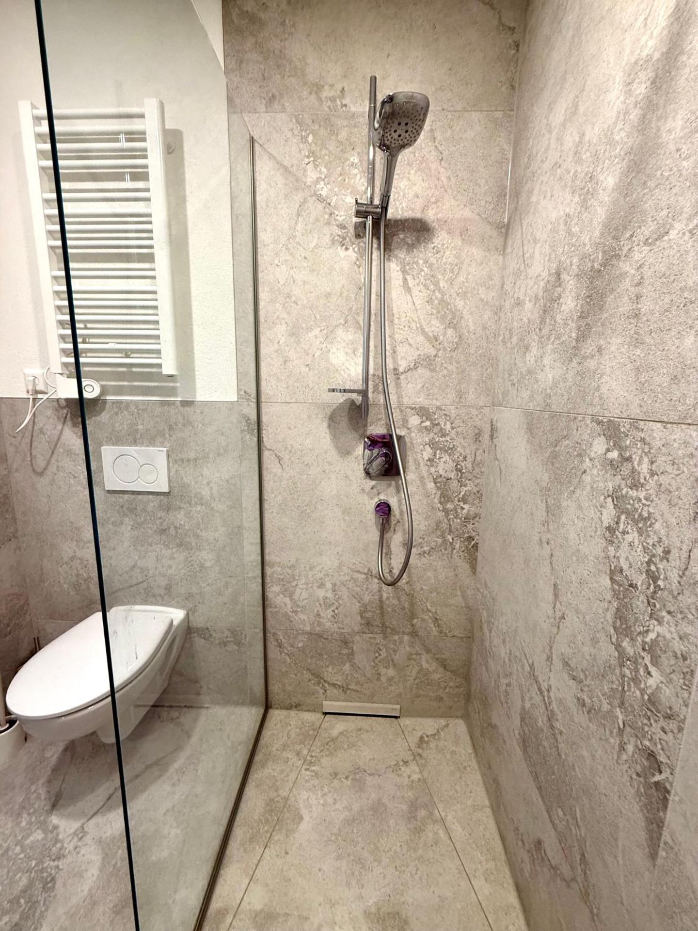 Goldstadt Moto Loft - Urban Studio am Schlössle