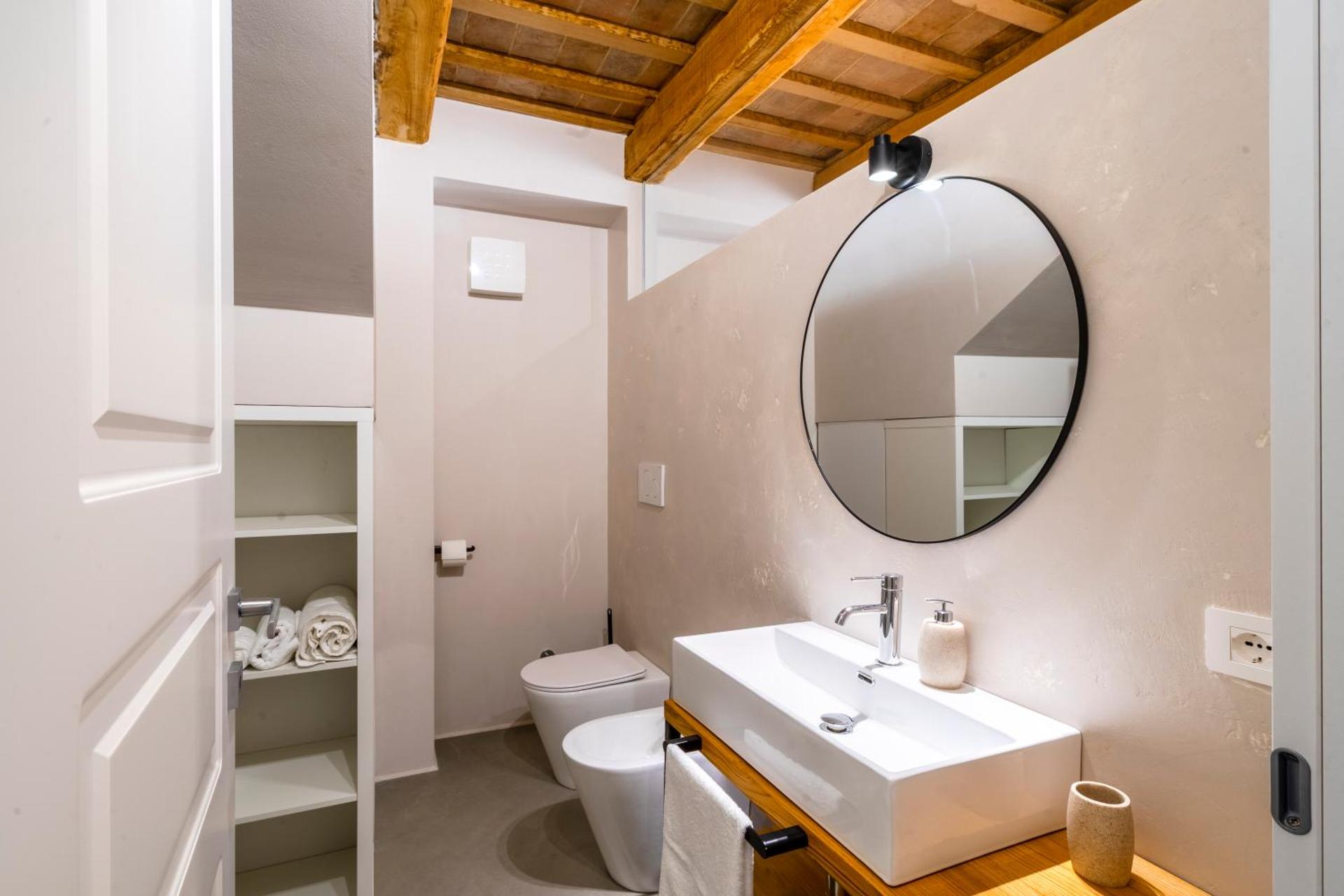 Garden apartment, wifi and private parking