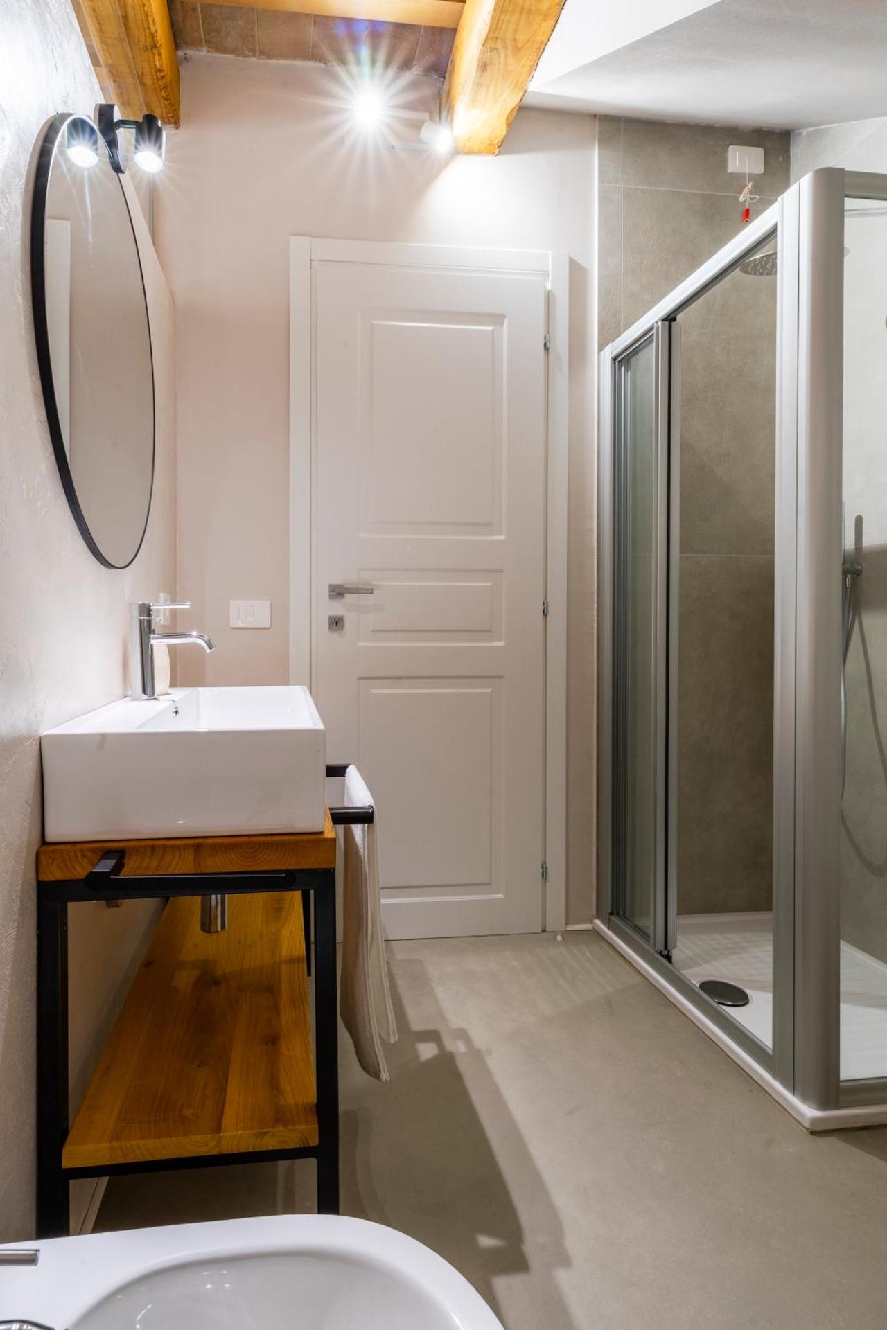 Garden apartment, wifi and private parking