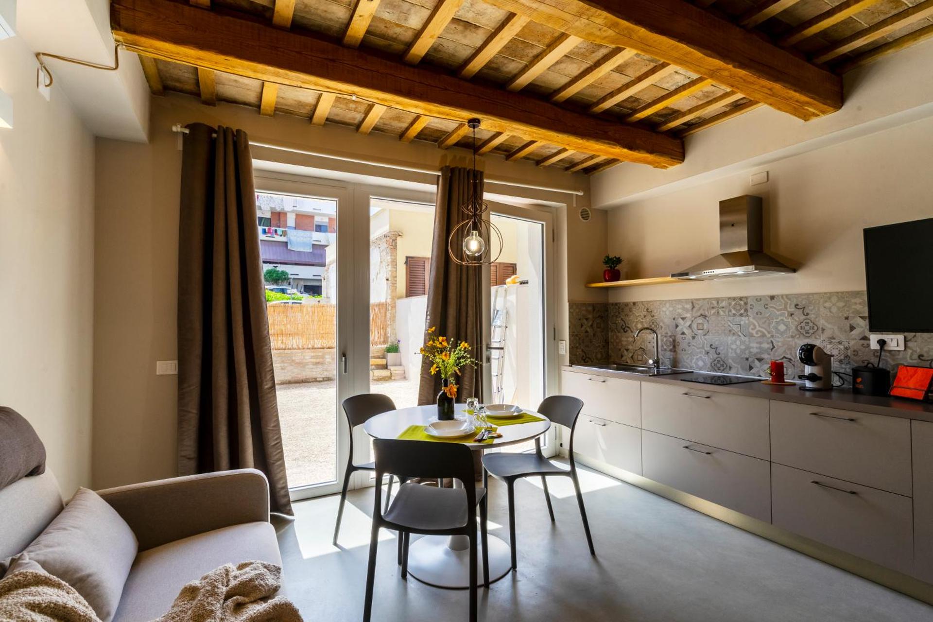 Garden apartment, wifi and private parking