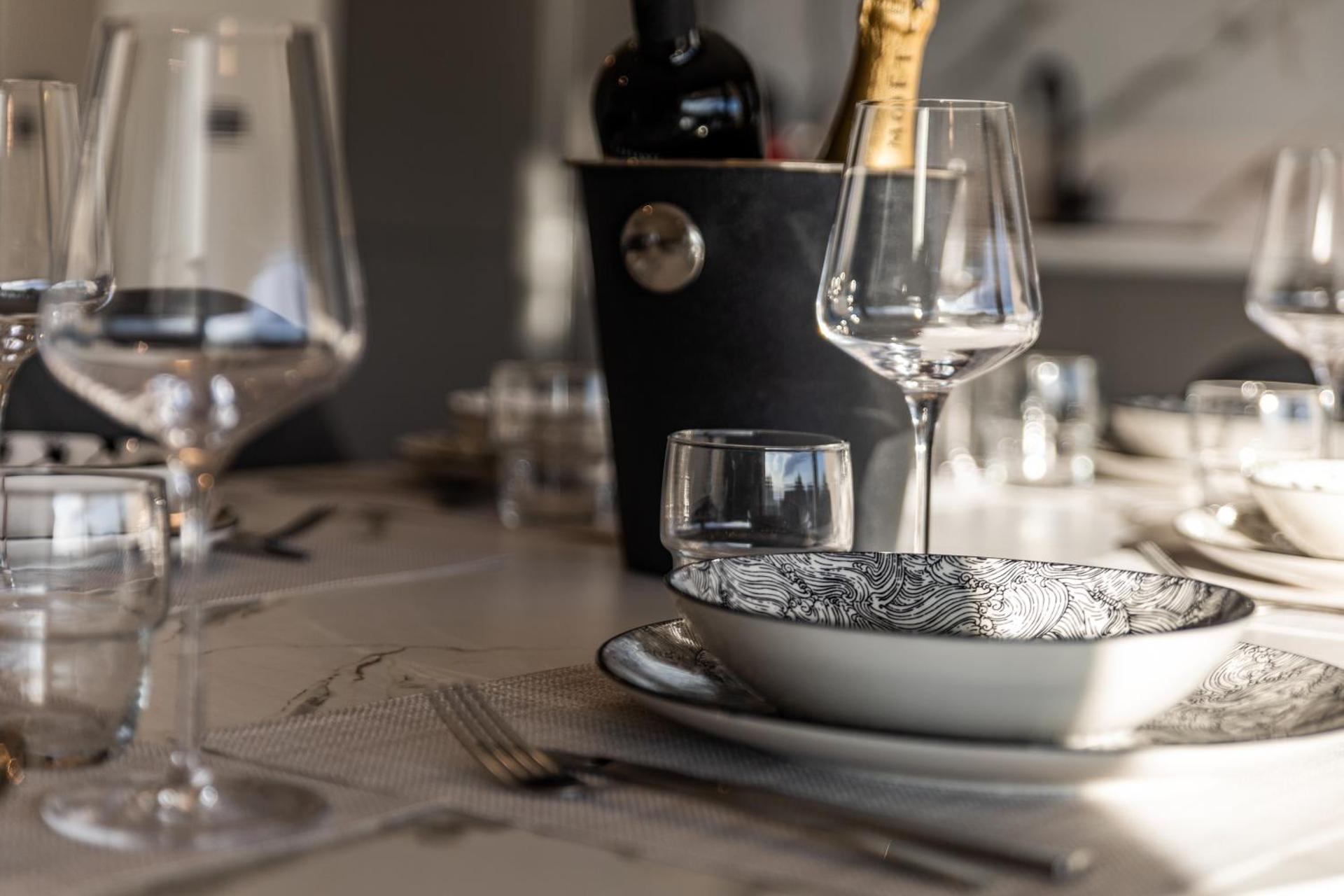 Panoramica apartment w balcony and swimming pool