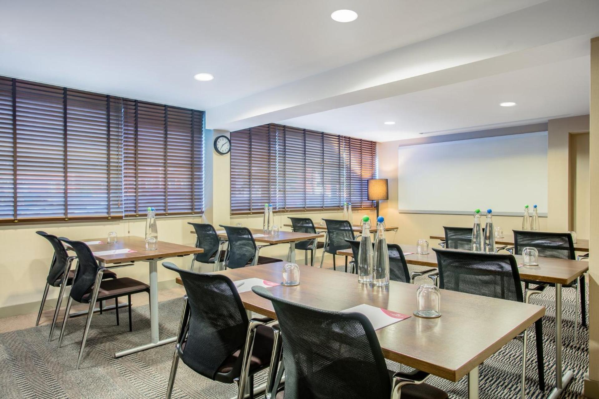 Meeting/conference room