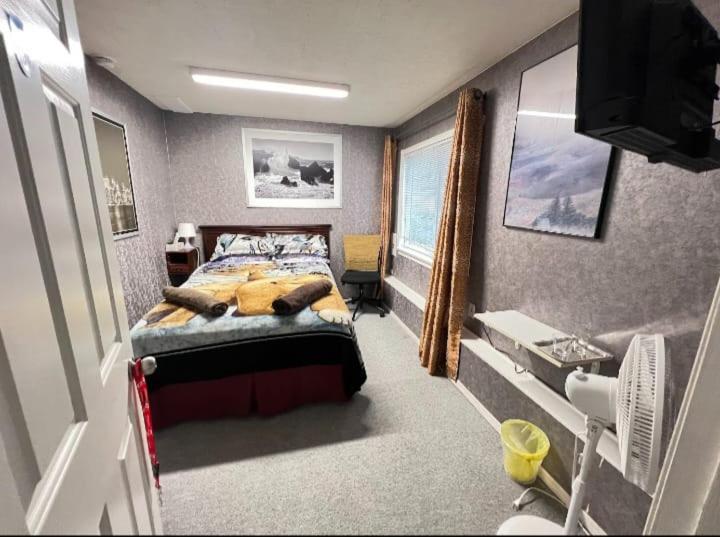 Cozy Nook in Fraser Valley Getaway With Breakfast