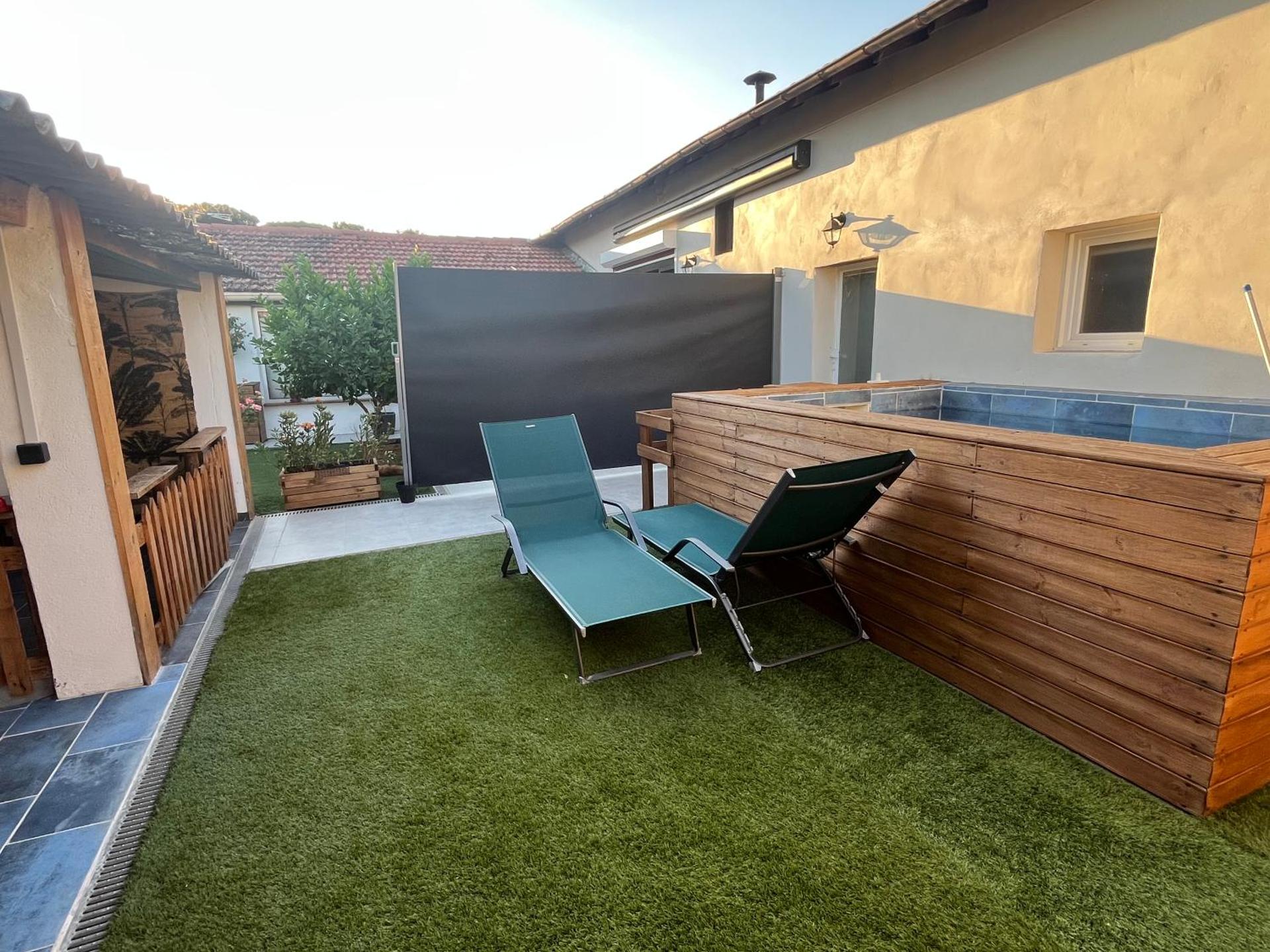 Chambre et Spa Sud Doré avec Piscine en saison