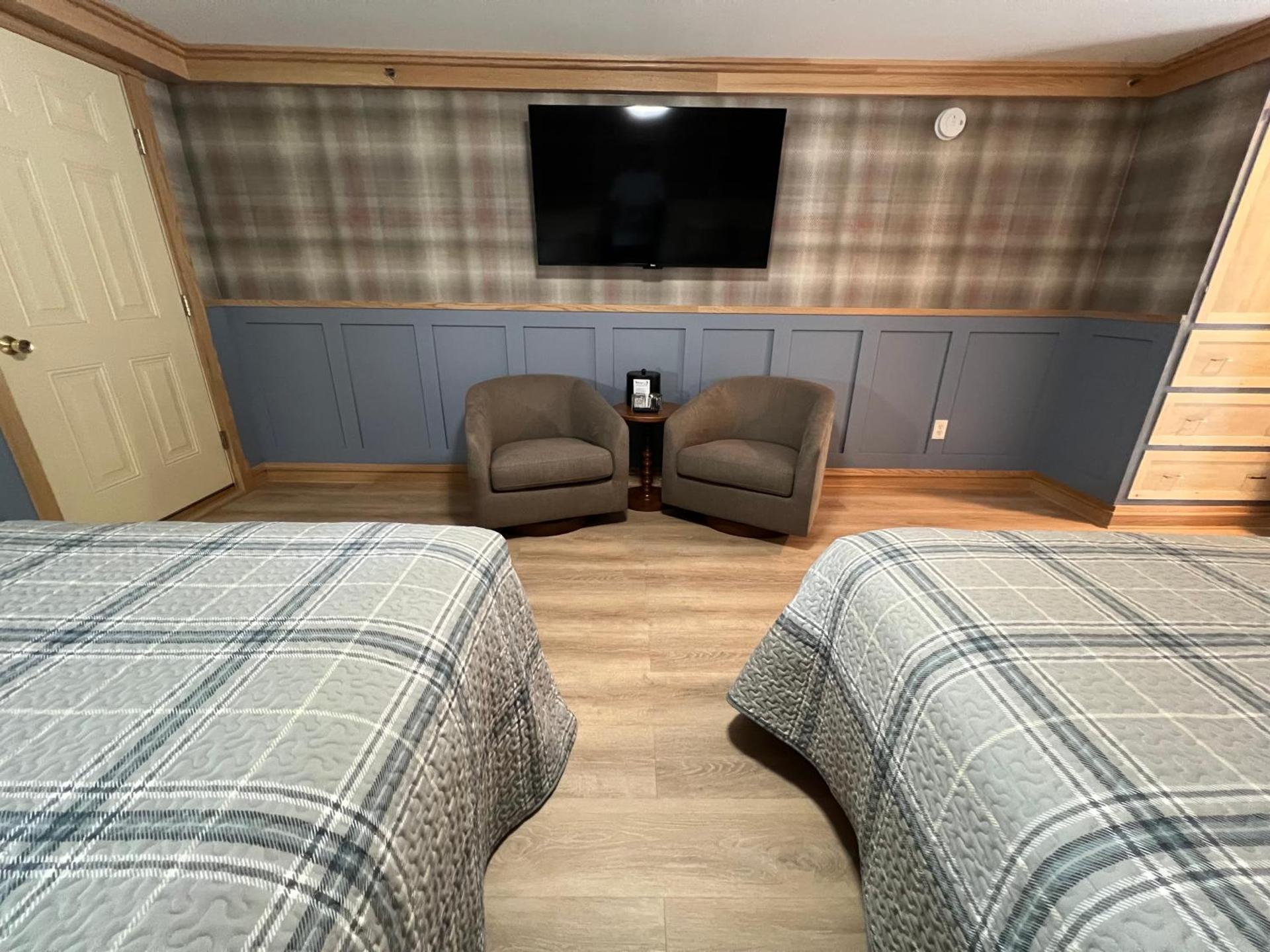 Stonehurst Manor Breakfast & Dinner Included