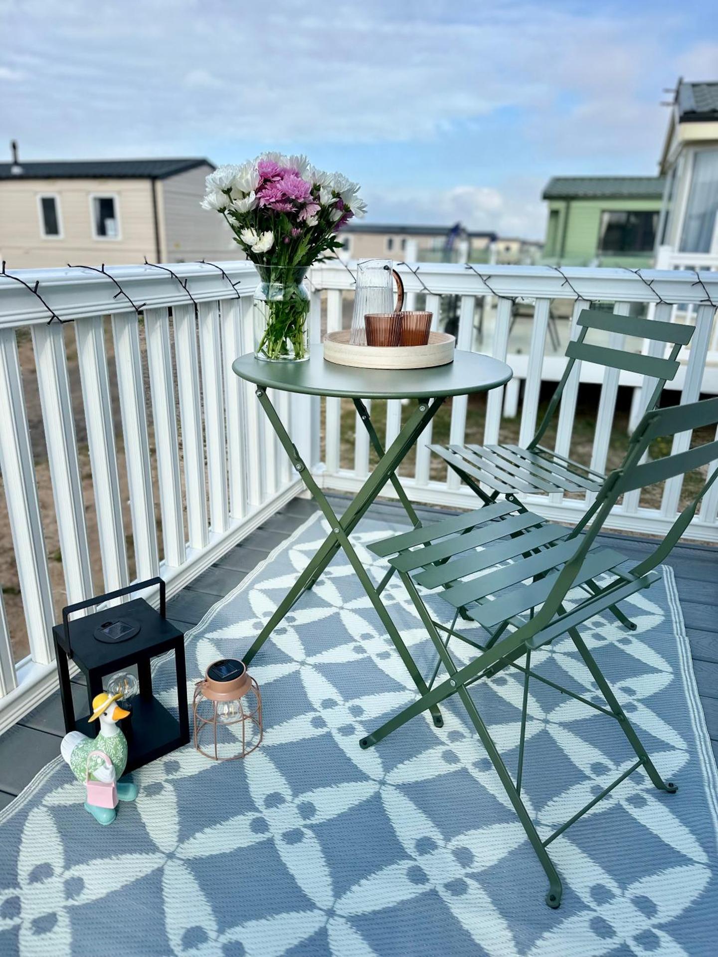 Teal - a few steps from the beach